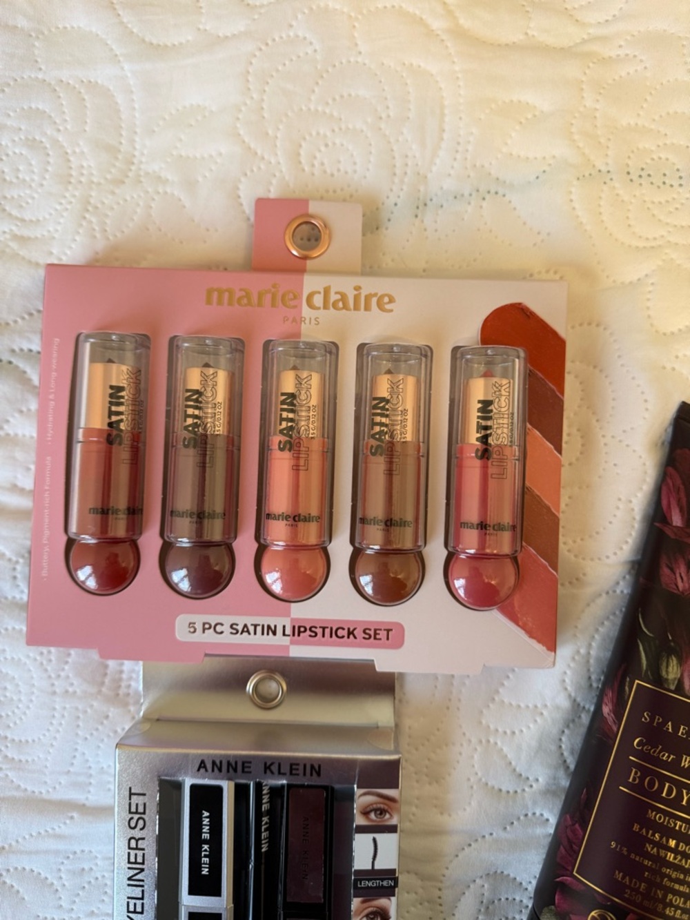 NEW Beauty Bundle 💄 Marie Claire Lip Set + Anne Klein Mascara+Body Balm Gift Set - Picture 3 of 4